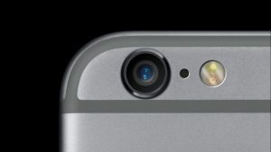 iPhone: foro tra flash e fotocamera