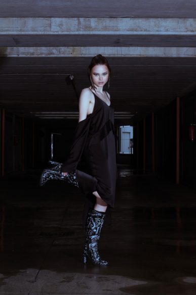 Black Dress: Kuun Studio
Boots With Drawings: Simon Cracker