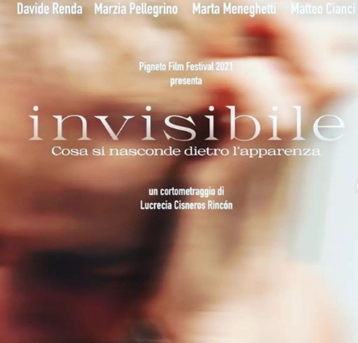 “Invisibile. Cosa si nasconde dietro l’apparenza” di Lucrecia Cisneros Rincόn